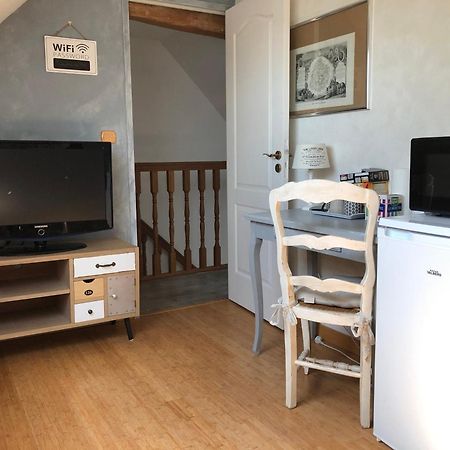 Chambre Double Avec Sdb Privee Au Milieu Des Champs Apartment Teloche Exterior photo